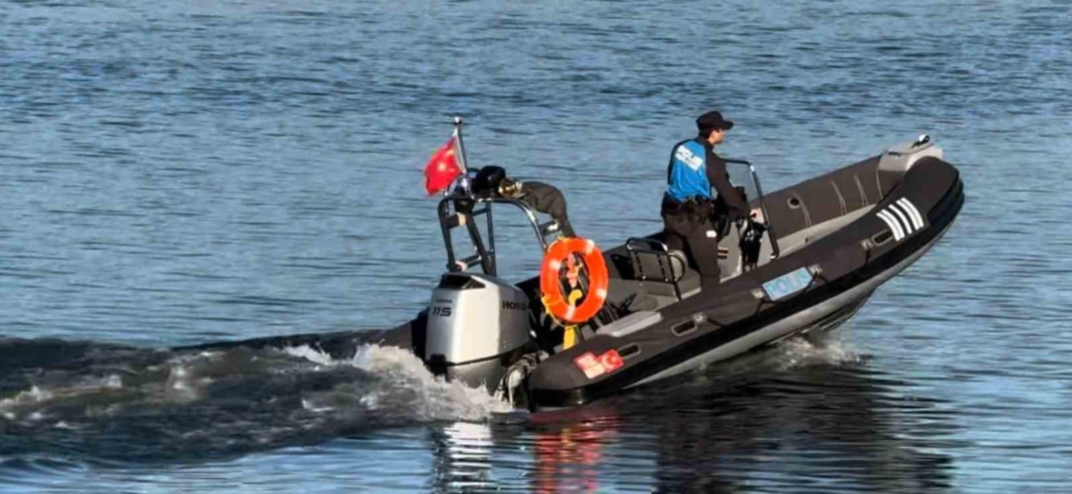 polis-ve-jandarmadan-yunanistan-sinir-hattinda-zodyak-botla-devriye