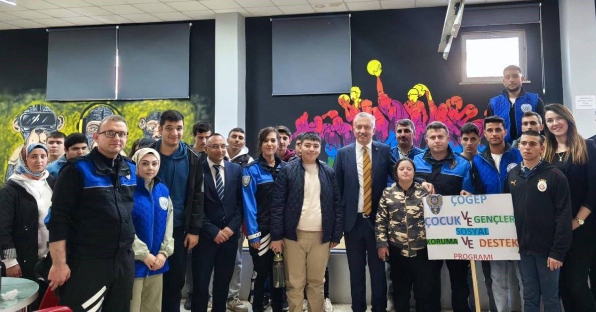 polislerden-ozel-cocuklara-bowling-surprizi