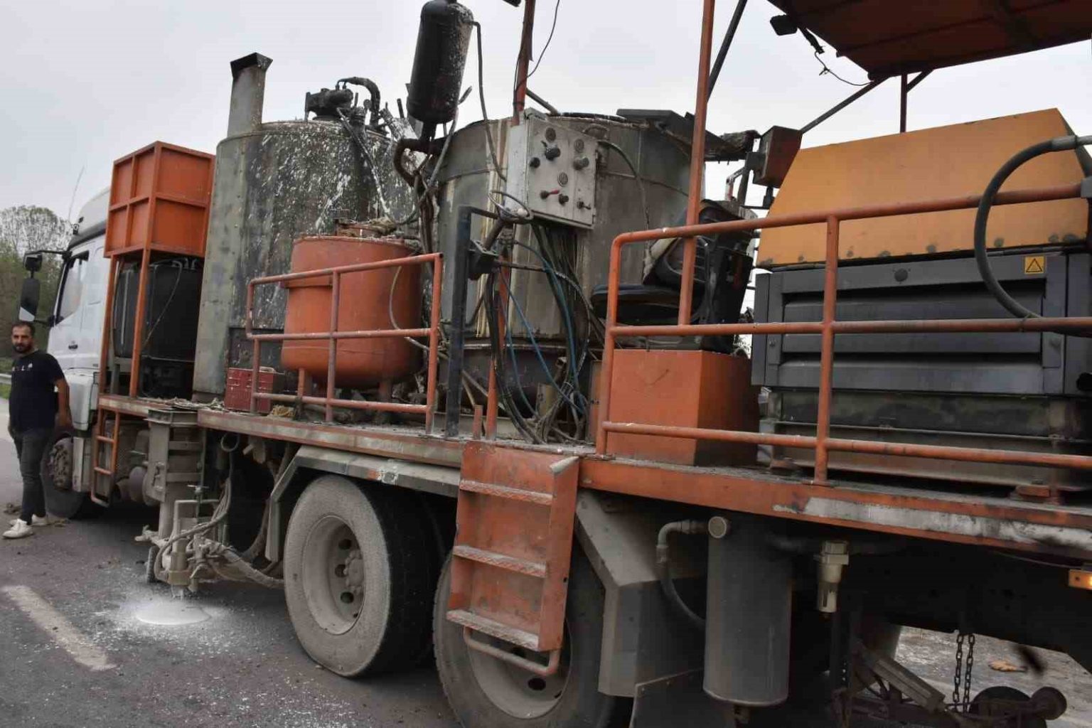 serit-cizme-makinesinin-kazani-patladi-2-isci-yaralandi