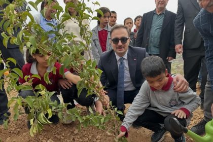 sincikte-ogrencilerden-yesil-bir-gelecek-icin-fidan-dikimi