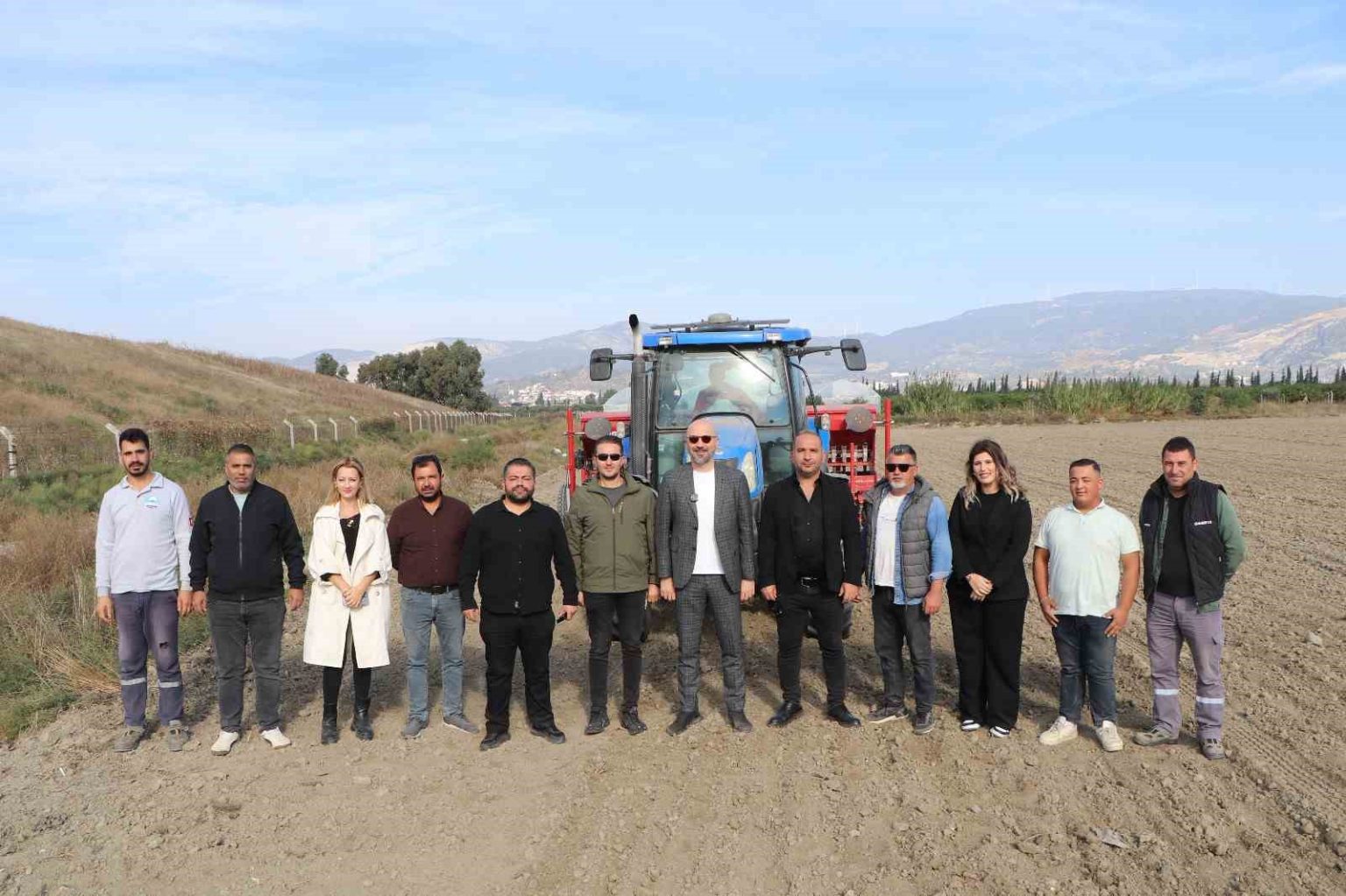 soke-belediyesinin-bugday-tohumlari-bereket-icin-yeniden-toprakla-bulustu