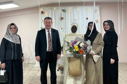sudanli-tip-fakultesi-ogrencisi-okulunu-dondurup-8-ayda-hafiz-oldu
