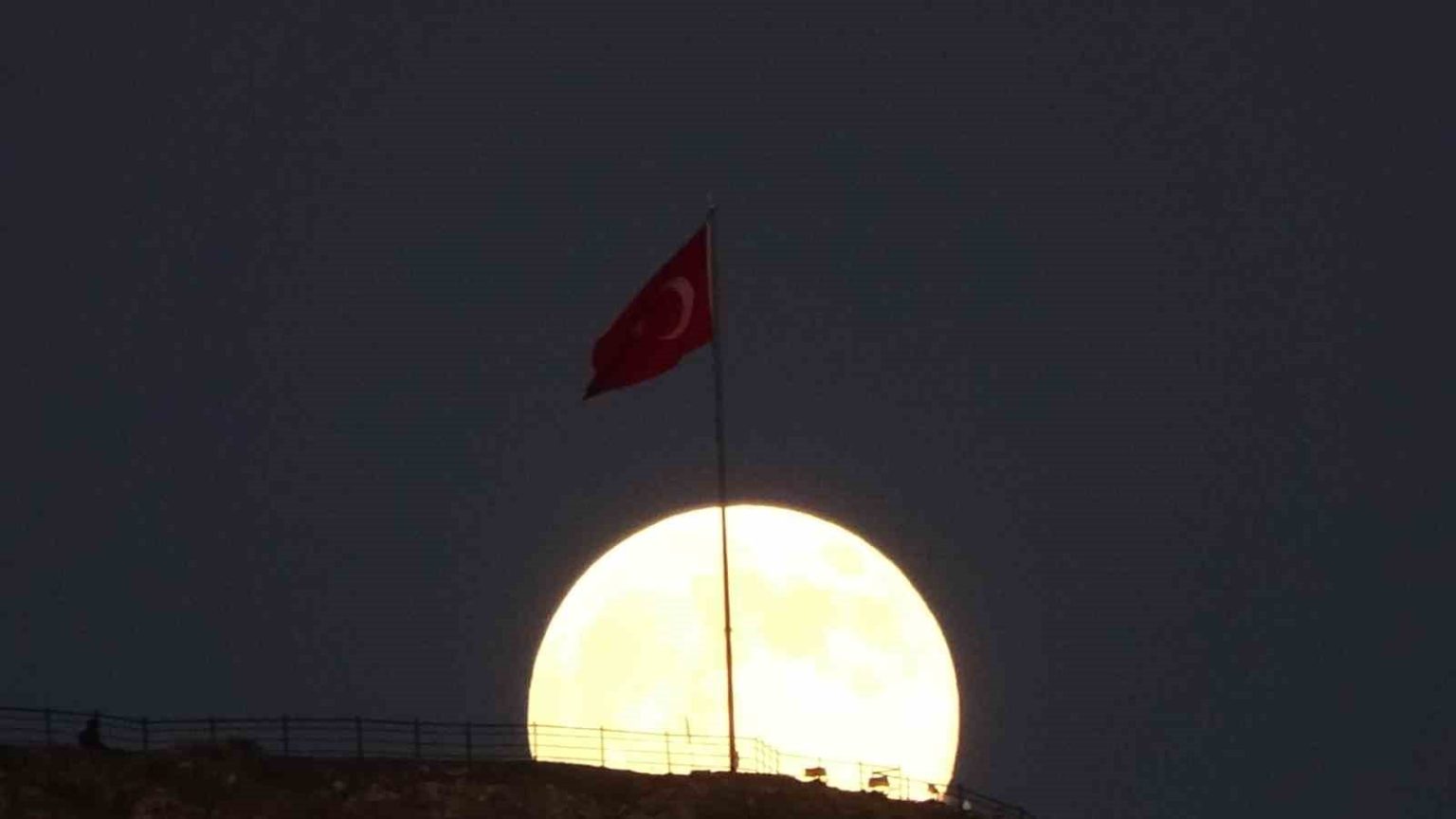 super-ay-goz-kamastirdi