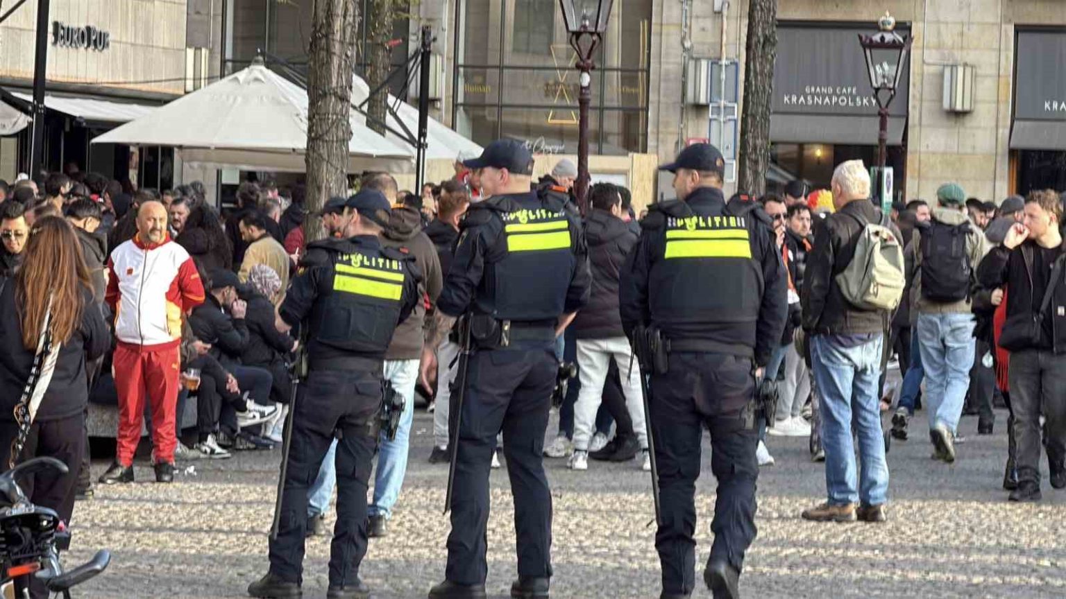 taraftarlardan-dam-meydaninda-galatasaraya-coskulu-destek