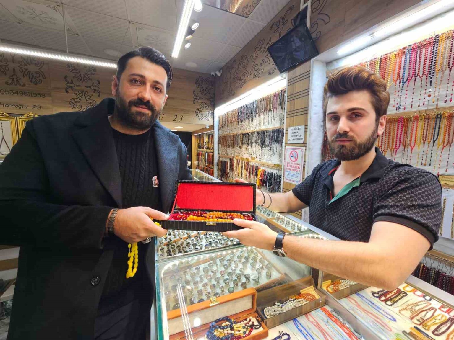 tespih-aski-sinir-tanimadi-1-milyon-600-bin-liralik-osmanli-kehribari-aldi