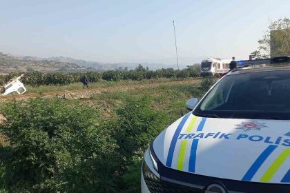 trenin-carptigi-kamyonet-ikiye-bolundu-1-yarali