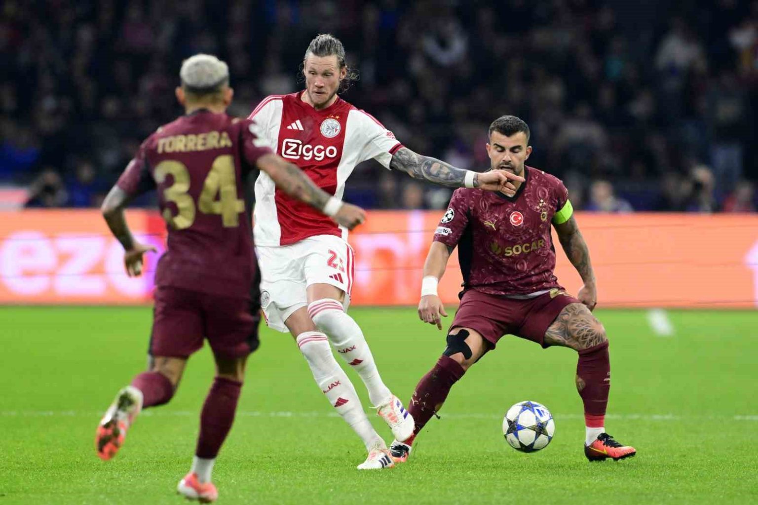 uefa-sampiyonlar-lig-ajax-0-galatasaray-0-ilk-yari