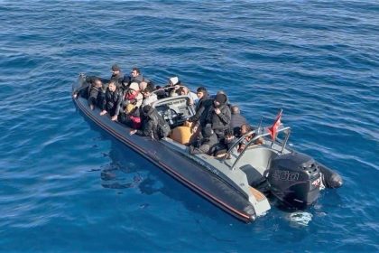 urla-aciklarinda-28-duzensiz-gocmen-yakalandi