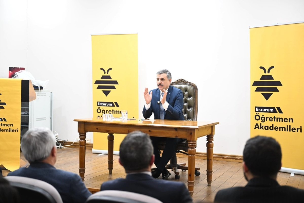 vali-ciftci-deneyimlerini-ogretmenlerle-paylasti