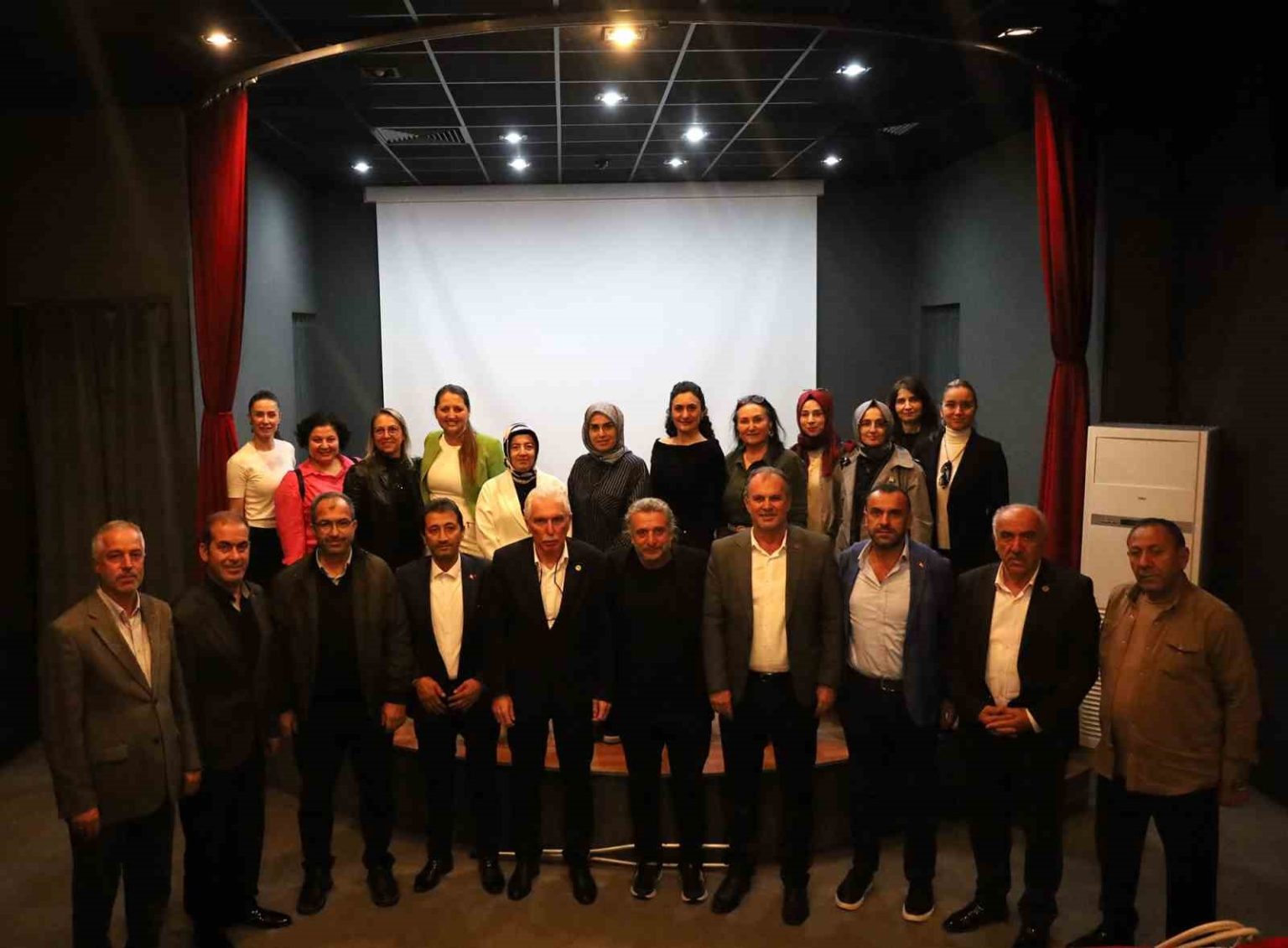 yesil-akil-bulusmalari-birlikte-sifir-atik-programlarinin-ilki-osmde-gerceklestirildi