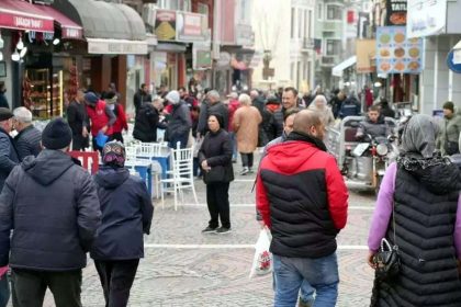 yunanistanda-45-buyuklugunde-deprem-edirnede-de-hissedildi