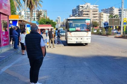 adanada-toplu-tasima-zammi-tepki-cekiyor