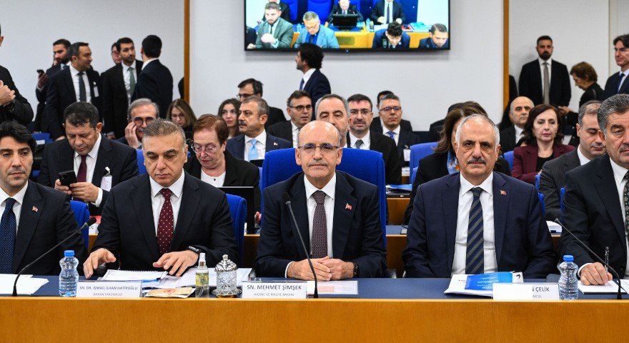 bakan-simsek-vergi-ve-harclardaki-guncellemenin-yeniden-degerleme-orani-yerine-enflasyon-hedeflerini-dikkate-alarak-yapilmasi-gundemimizde
