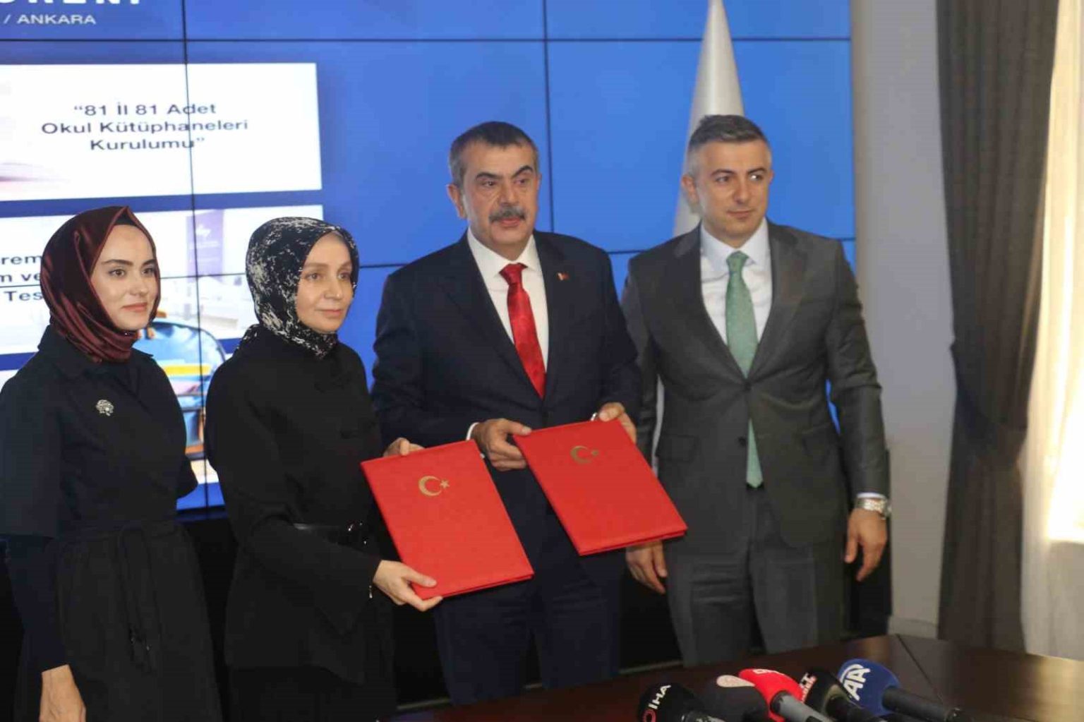 bakan-tekin-turkiyede-okuma-kulturunu-gelistirmek-konusunda-ciddi-adimlar-atmak-istiyoruz