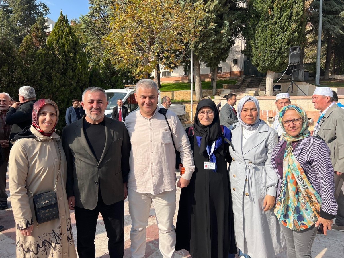 baskan-yildirim-umrecilerin-manevi-duygularina-ortak-oldu