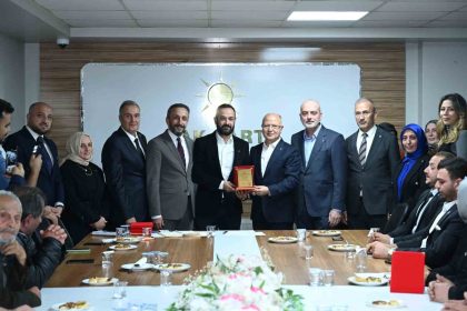 bursada-800-yeni-uye-ak-partiye-katildi