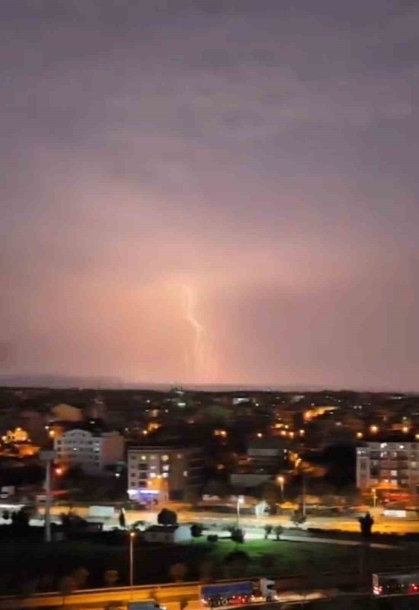 bursada-simsekler-geceyi-gunduze-cevirdi