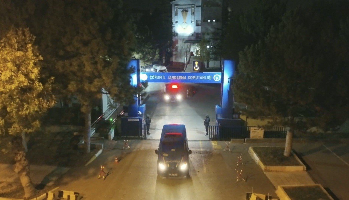 corum-jandarmasindan-zehir-tacirlerine-dev-darbe-736-bin-217-uyusturucu-hap-ele-gecirildi