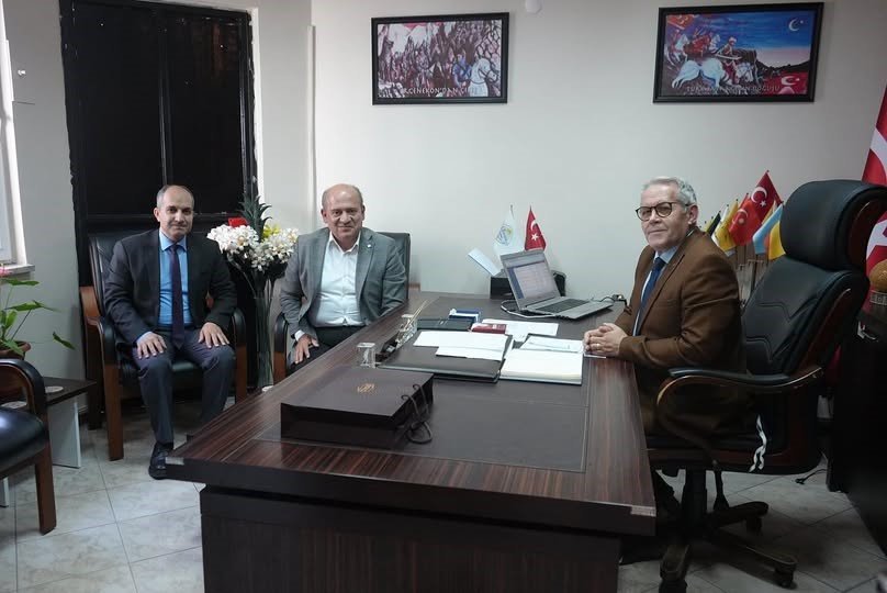 edremit-ticaret-odasi-halk-egitimi-merkezi-ile-mesleki-egitimlerde-is-birligi-imkanlarini-degerlendirdi