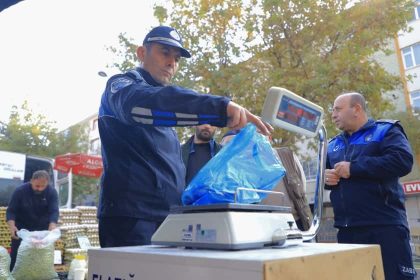 elazigda-zabita-ekipleri-pazar-alanlarini-denetledi