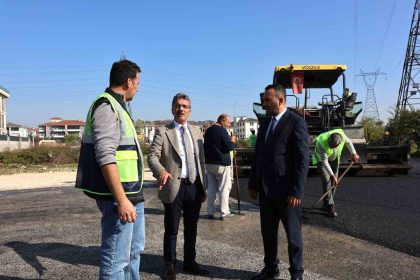 erenlerde-asfalt-mesaisi-tum-hiziyla-suruyor