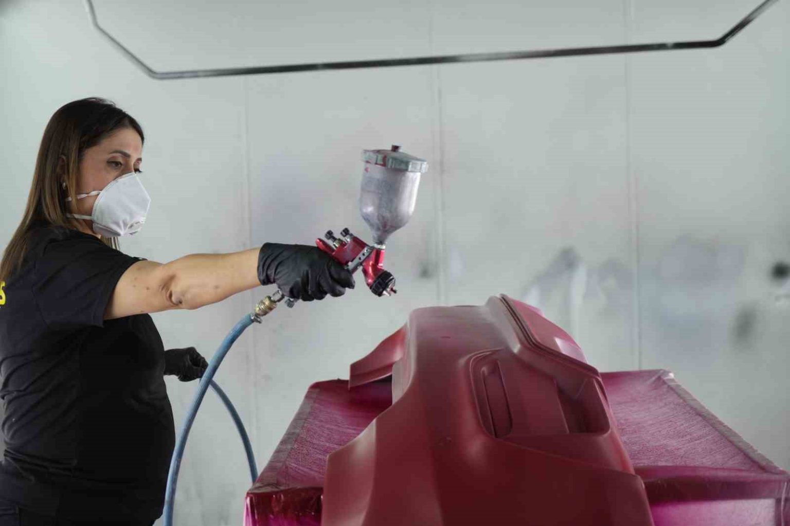 esinin-yaninda-cirak-olarak-basladi-musterilerin-vazgecilmez-nurgul-ustasi-oldu