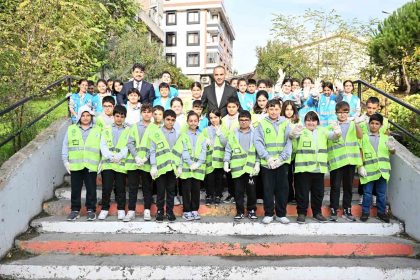 gaziosmanpasada-1-haftada-toplanan-2-ton-atik-40-agacin-hayatini-kurtardi