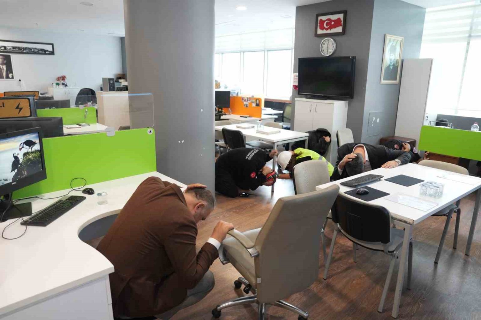 kartal-belediyesinde-deprem-tatbikati-basariyla-gerceklestirildi