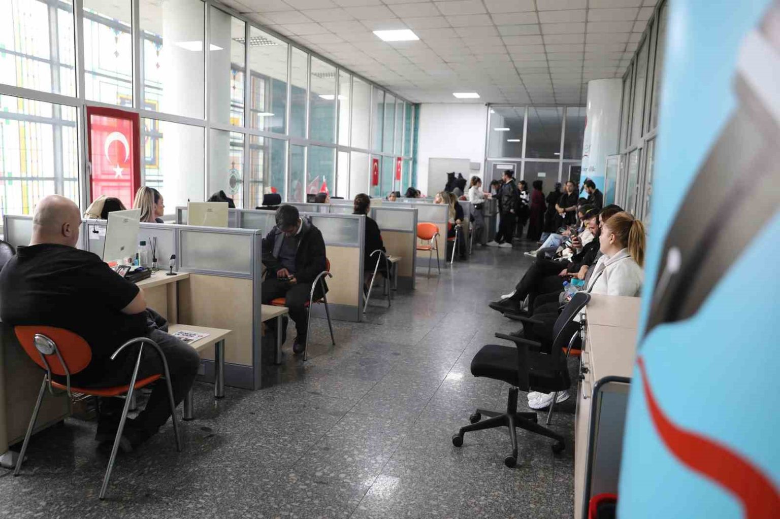 kecioren-belediyesi-is-arayanlarla-isverenleri-bulusturuyor