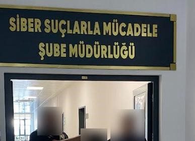 kimlik-bilgilerini-caldiklari-vatandaslar-adina-sahte-kredi-karti-cikaran-2-supheli-tutuklandi