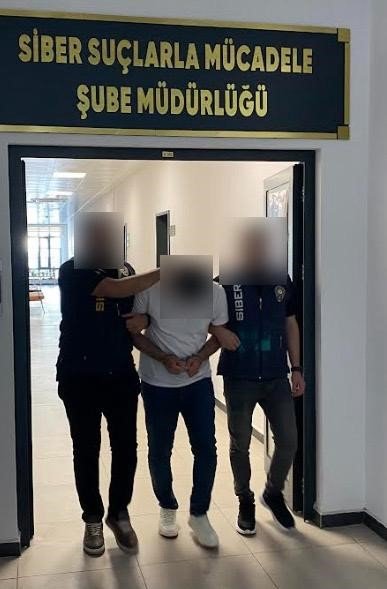 kimlik-bilgilerini-caldiklari-vatandaslar-adina-sahte-kredi-karti-cikaran-2-supheli-tutuklandi