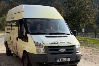 kocarlida-mobil-halk-ekmek-araci-begeni-topluyor