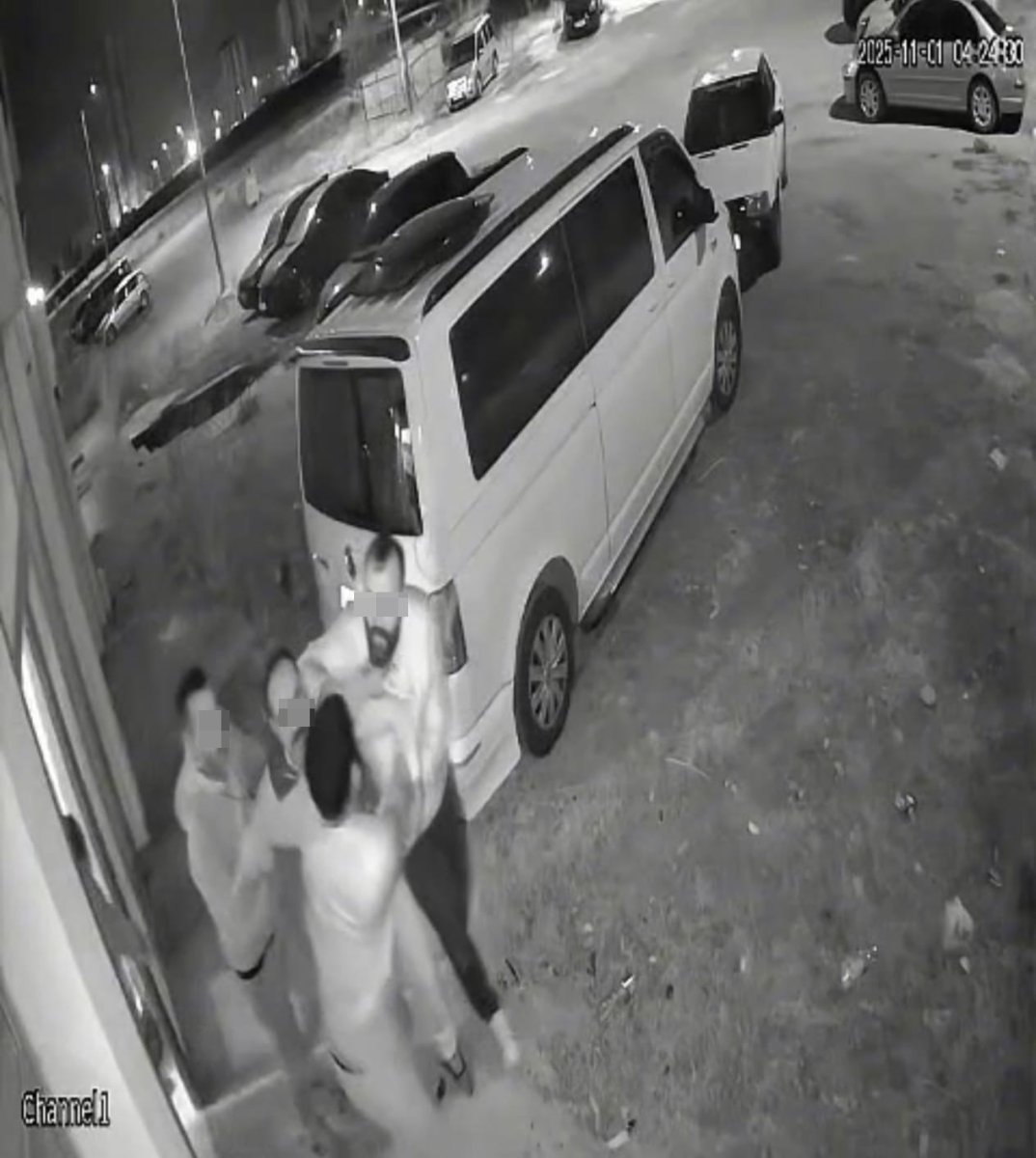 kukla-sanatcisi-bosanma-asamasindaki-esi-ve-ailesi-tarafindan-darbedildi