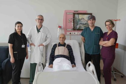 malatyada-kalp-tumoru-ve-uc-damar-tikanikligi-ayni-ameliyatta-tedavi-edildi