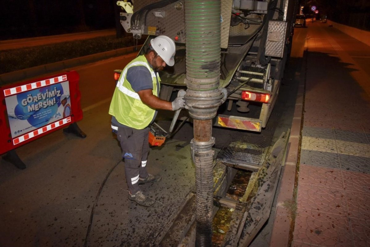 meskiden-yagislara-karsi-temizlik-ve-onlem-mesaisi