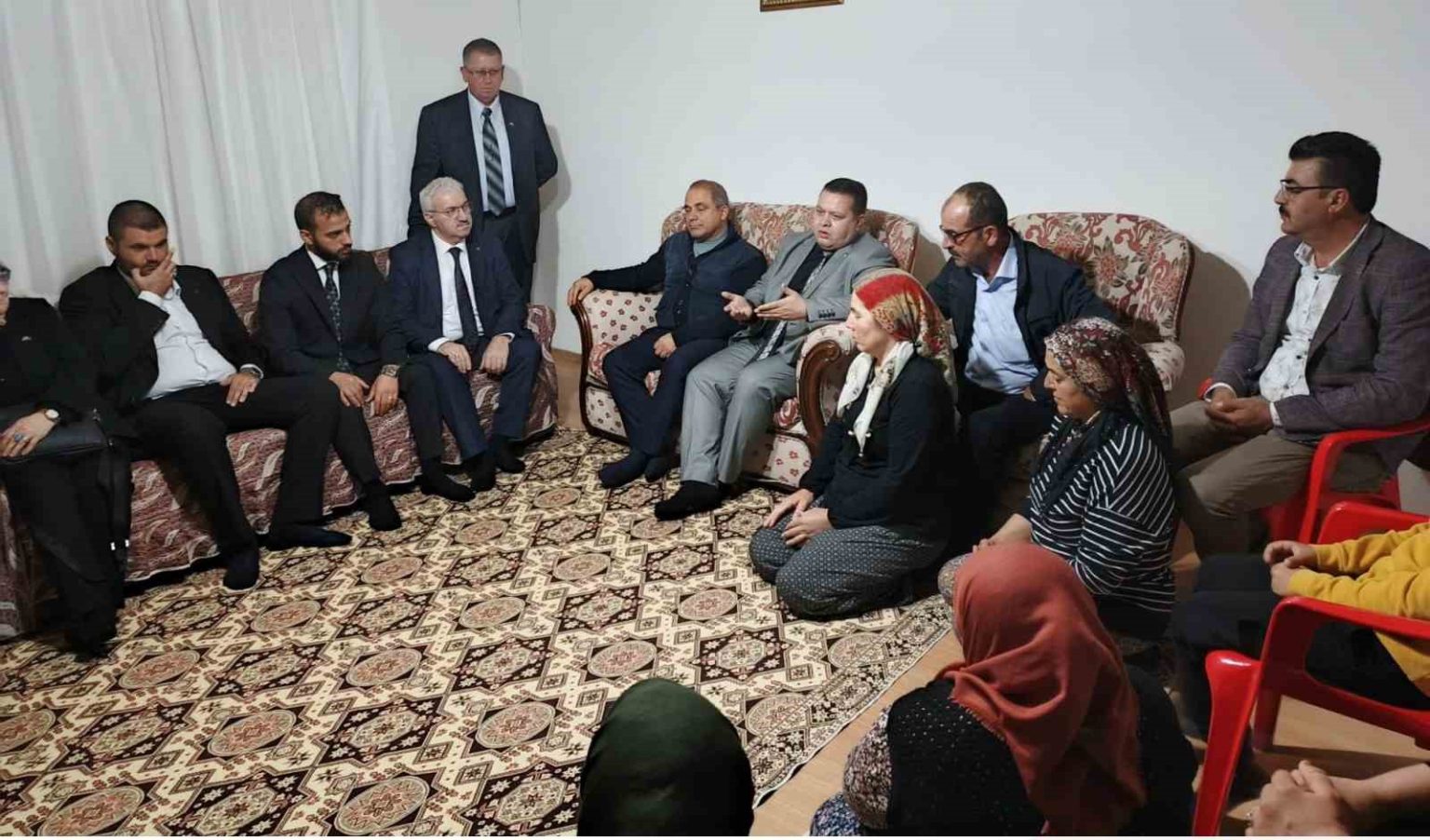 mhp-salihli-teskilati-hayirli-gunler-komsum-ziyaretlerine-basladi