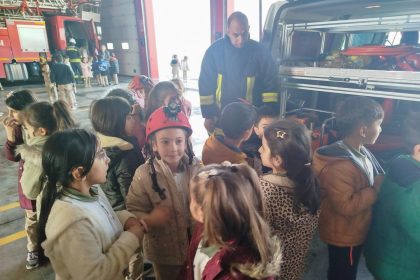 minik-ogrenciler-itfaiyecilik-meslegini-yerinde-ogrendi