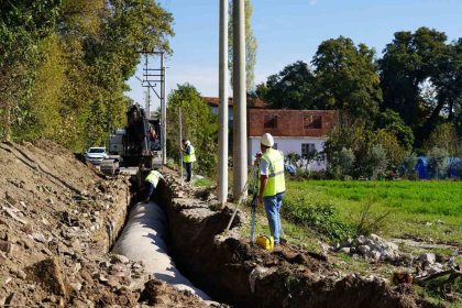 muski-koycegiz-zeytinalaninda-yagmur-suyu-taskinlarinin-onune-geciyor