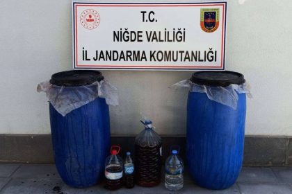 nigde-322-litre-el-yapimi-icki-ele-gecirildi