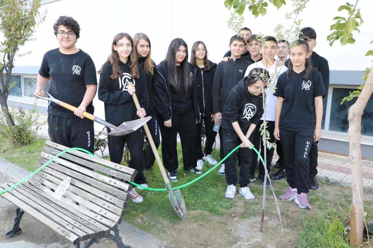 ogrenciler-iklim-degisikligine-dikkat-cekti