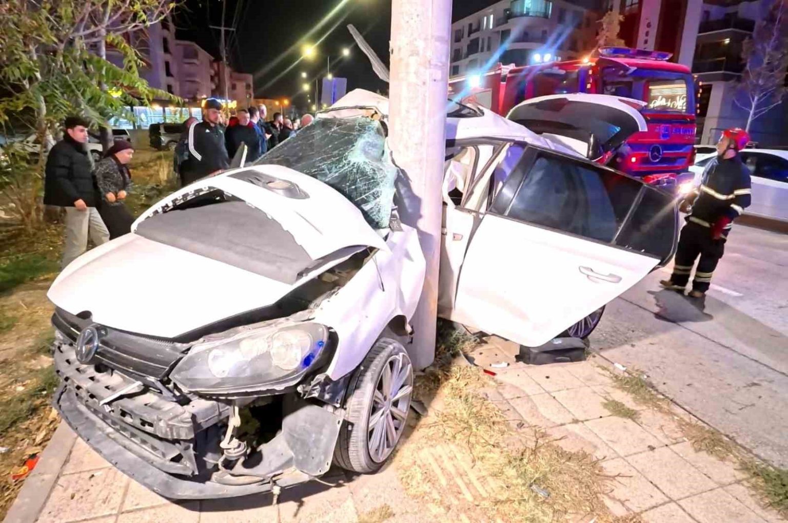 otomobil-direge-saplandi-2-agir-yarali