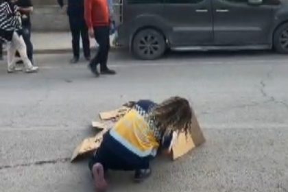 otomobilin-carptigi-cocuk-hayatini-kaybetti