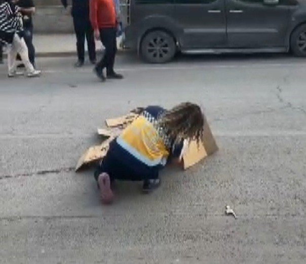 otomobilin-carptigi-cocuk-hayatini-kaybetti