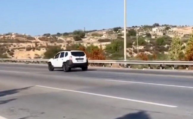 otoyolda-geri-giden-surucuyu-vatandas-cekti-jandarma-ceza-kesti