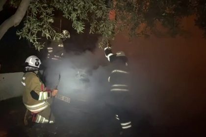 park-halindeki-otomobil-alevlere-teslim-oldu