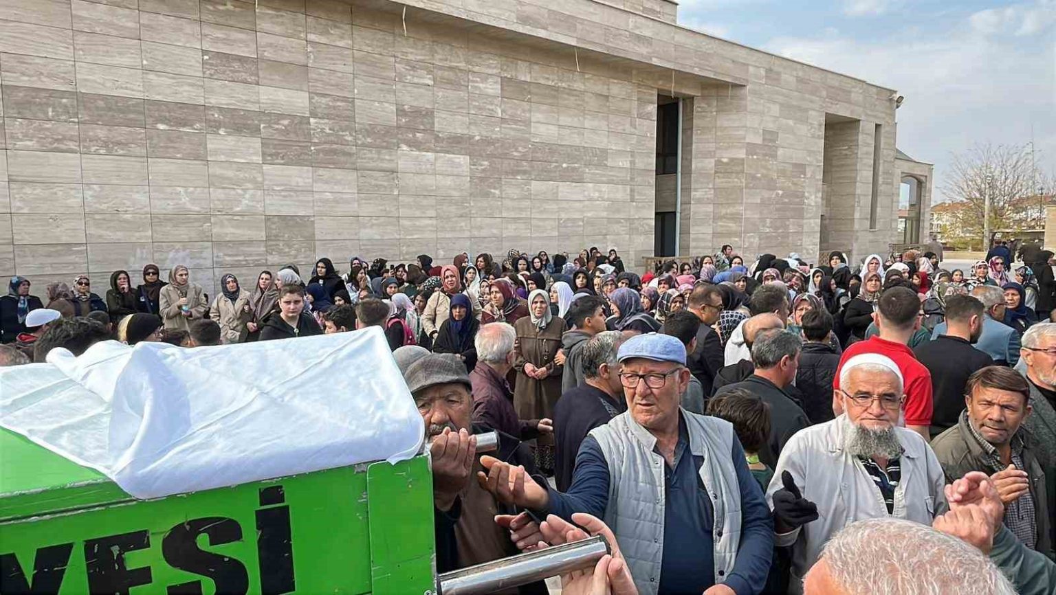 pencereden-dusen-ebru-ogretmene-son-gorev