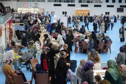 samsunda-gazze-yararina-hayir-carsisi