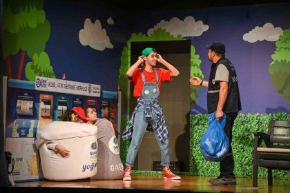 selcuklu-belediyesi-tiyatro-oyunu-ile-ogrencilere-sifir-atik-bilinci-kazandiriyor