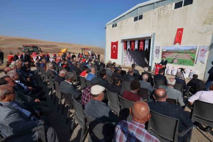 siirtte-203-ton-kirmizi-mercimek-ciftcilere-dagitildi