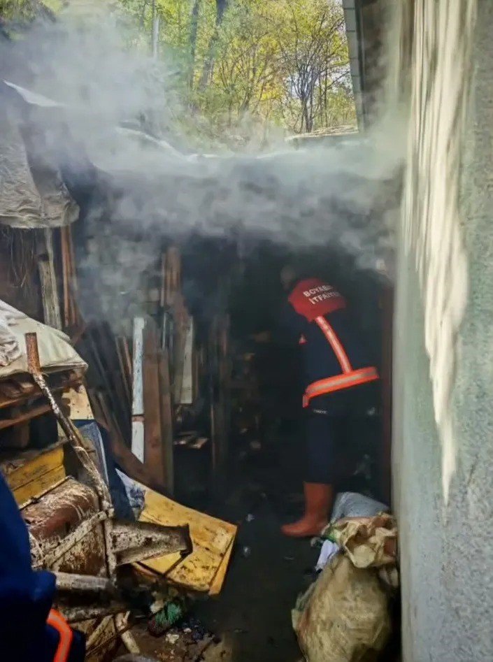 sinopta-odunlukta-cikan-yangin-korkuttu